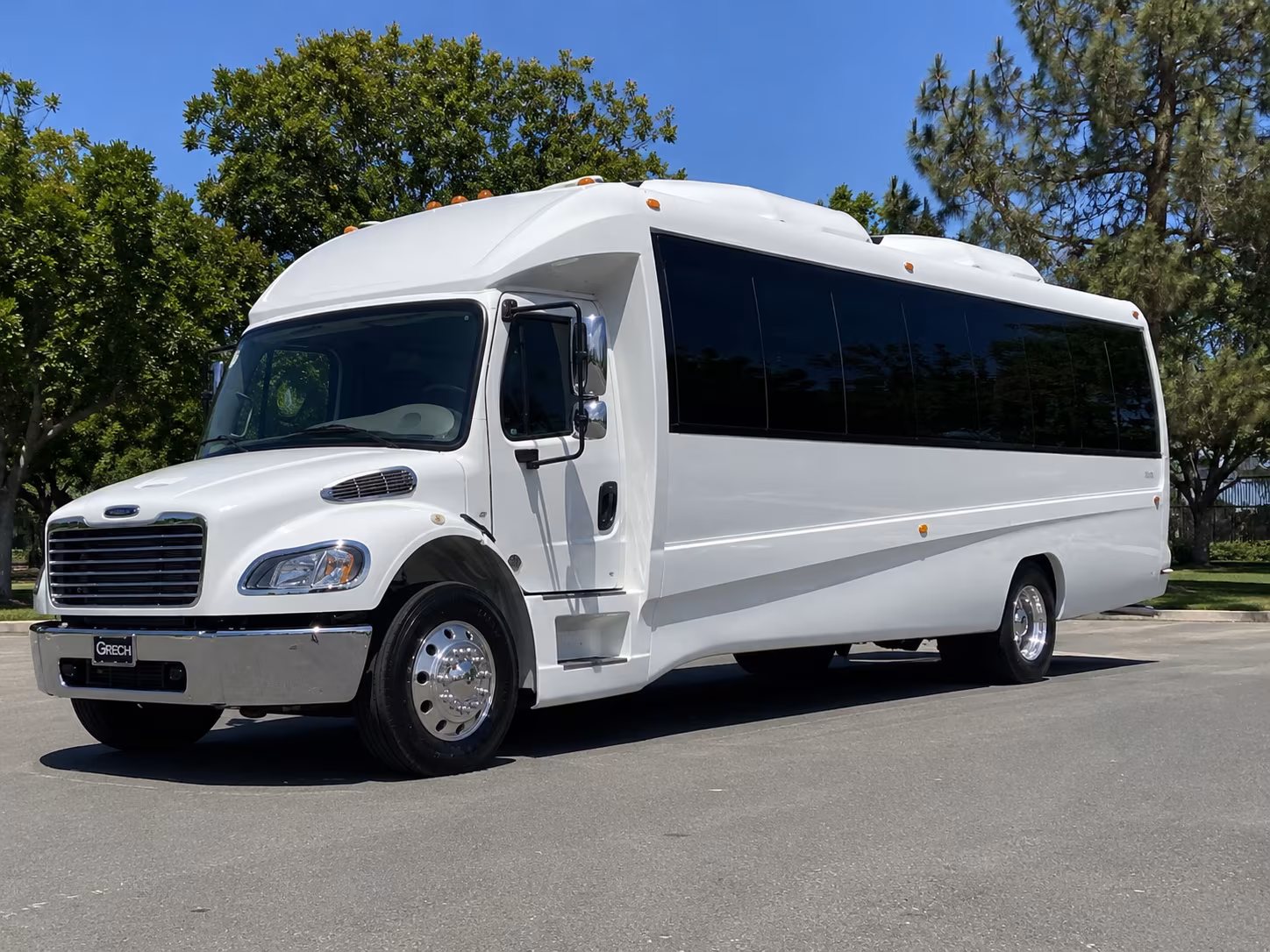 New Brunswick Birthday, Sweet 16, & Quinceañera Transportation party bus exterior