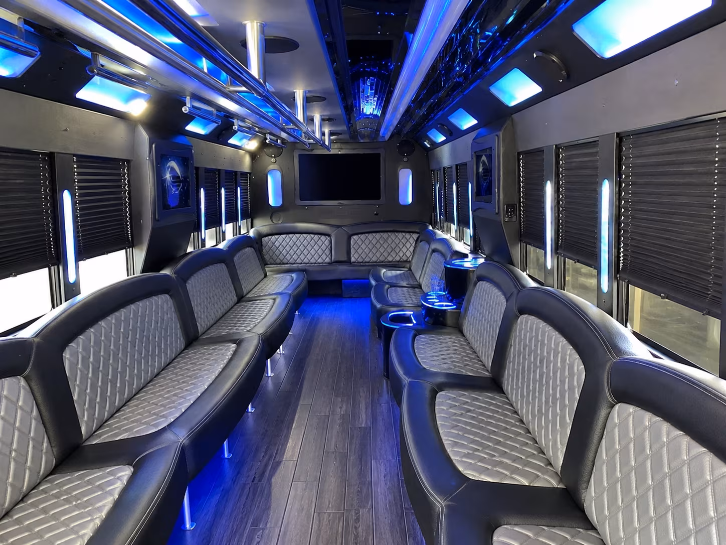 New Brunswick Winery Tour & Pub Crawl Transportation party bus exterior